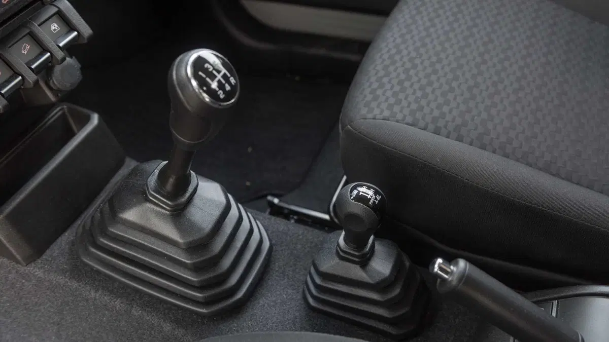Suzuki Jimny (2018-25) (15)