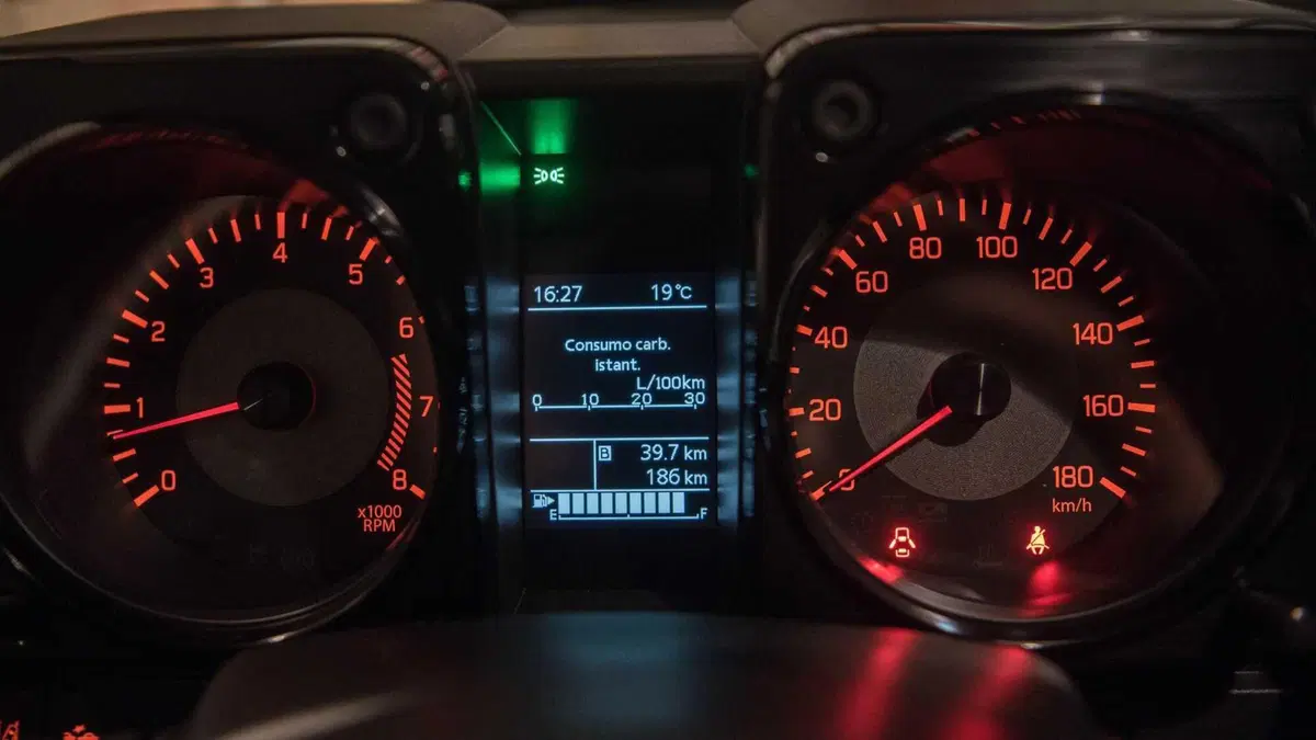 Suzuki Jimny (2018-25) (17)