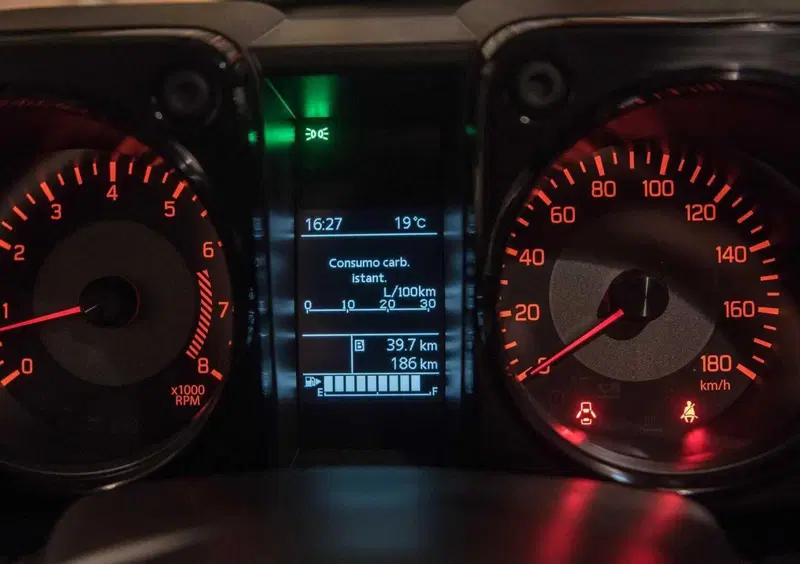Suzuki Jimny (2018-25) (17)