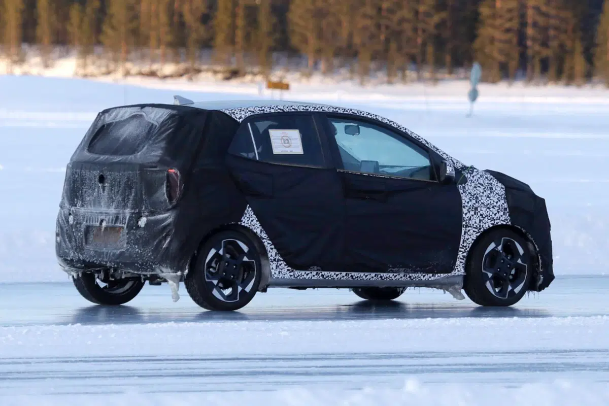 Kia Picanto 2023, ecco le foto spia del nuovo Facelift  (5)