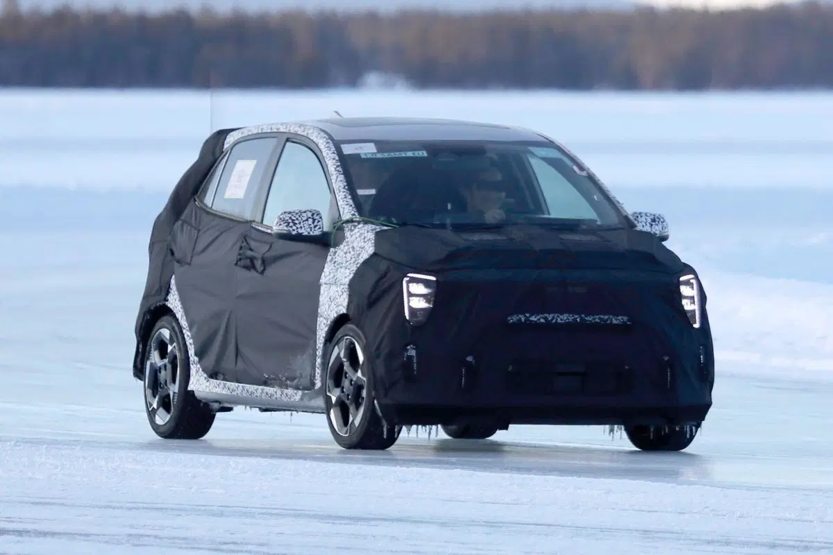 Kia Picanto 2023, ecco le foto spia del nuovo Facelift  (14)