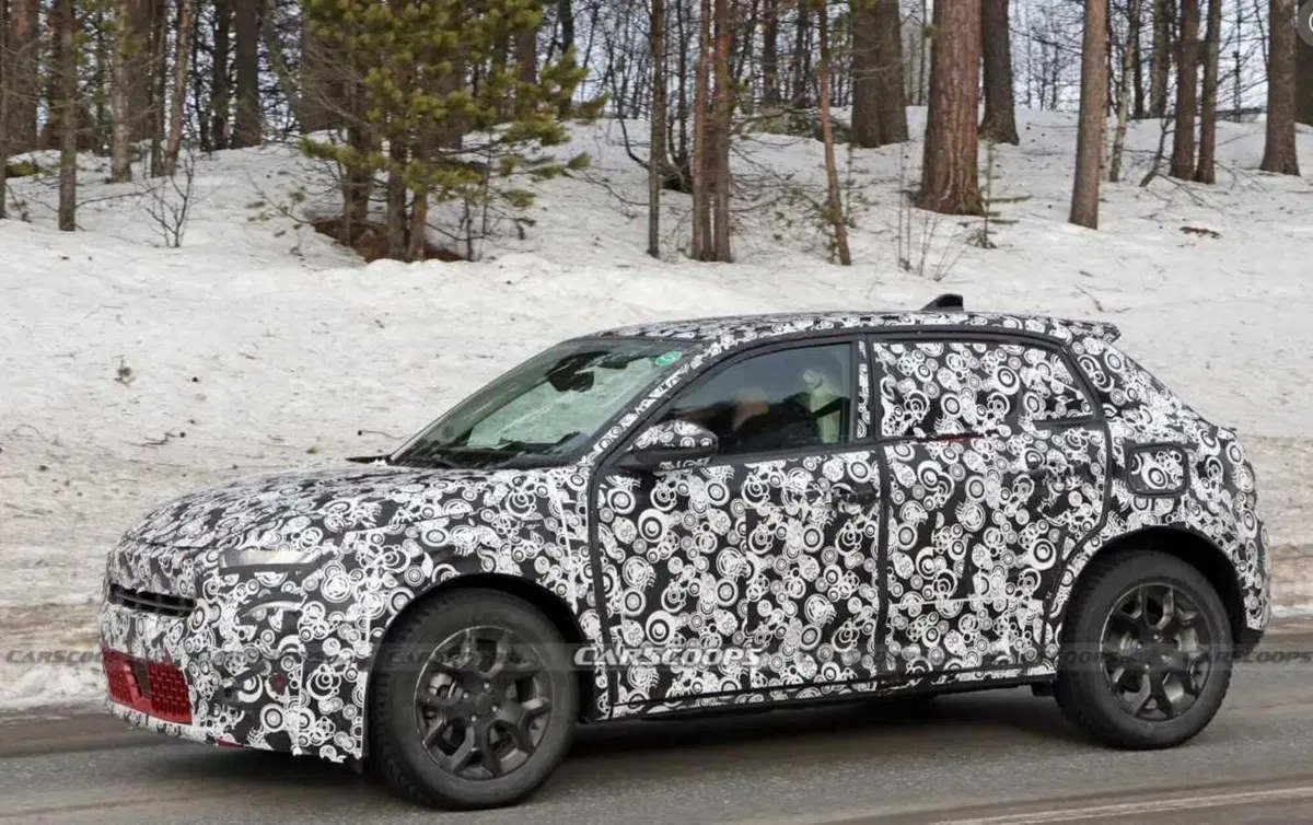 Questa elettrica è la nuova Fiat 600 a batterie [Foto Spia] (5)