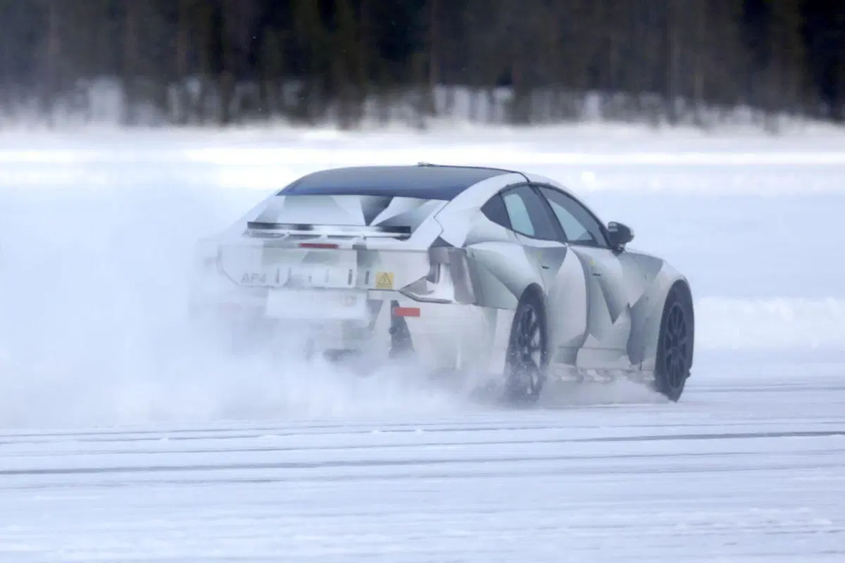 Polestar 5, ecco come sarà la nuova sportiva elettrica [Foto Spia] (3)