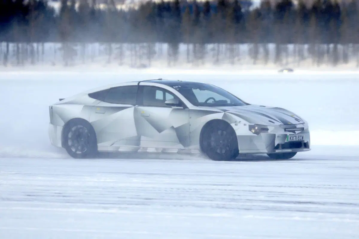 Polestar 5, ecco come sarà la nuova sportiva elettrica [Foto Spia] (5)