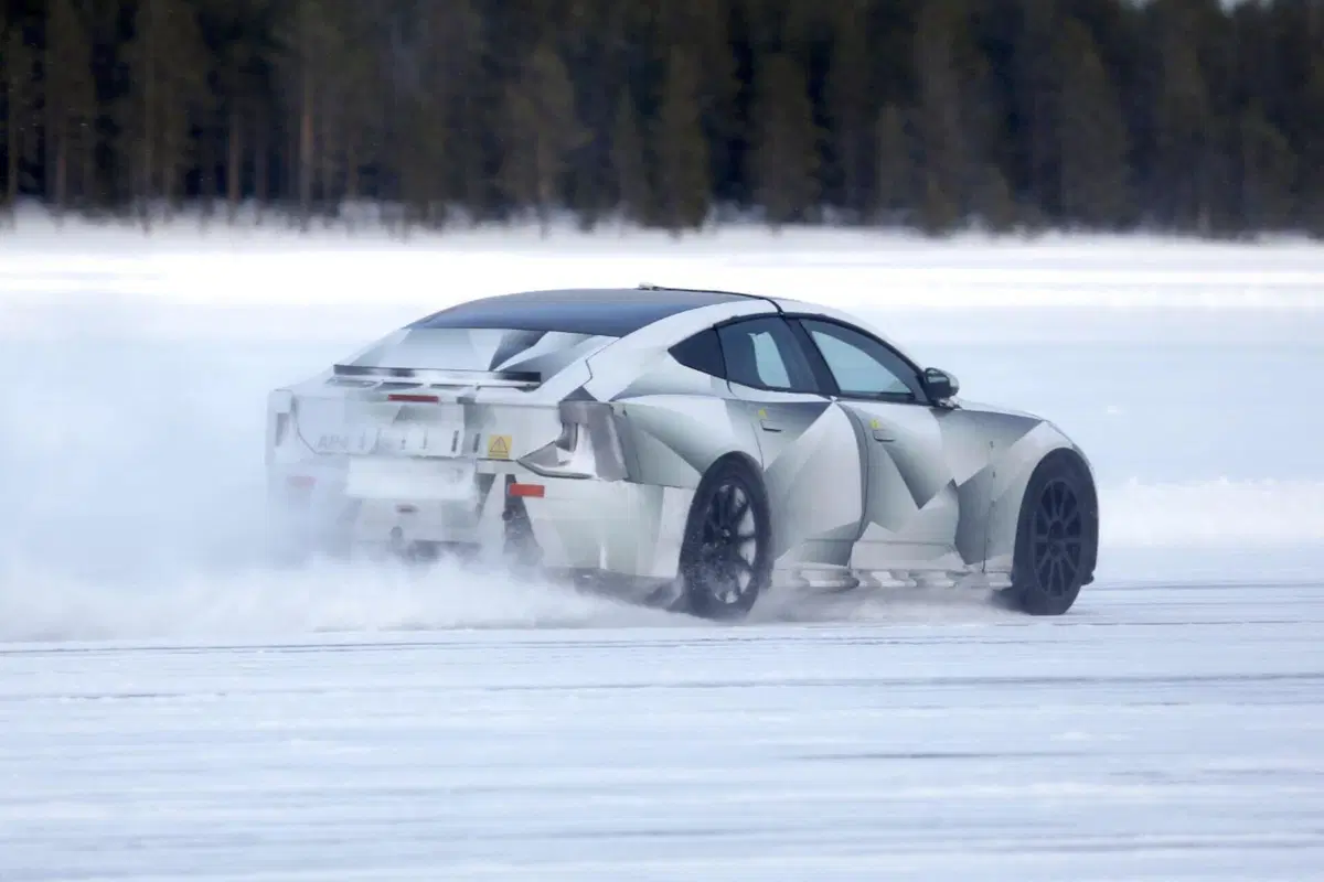 Polestar 5, ecco come sarà la nuova sportiva elettrica [Foto Spia] (8)