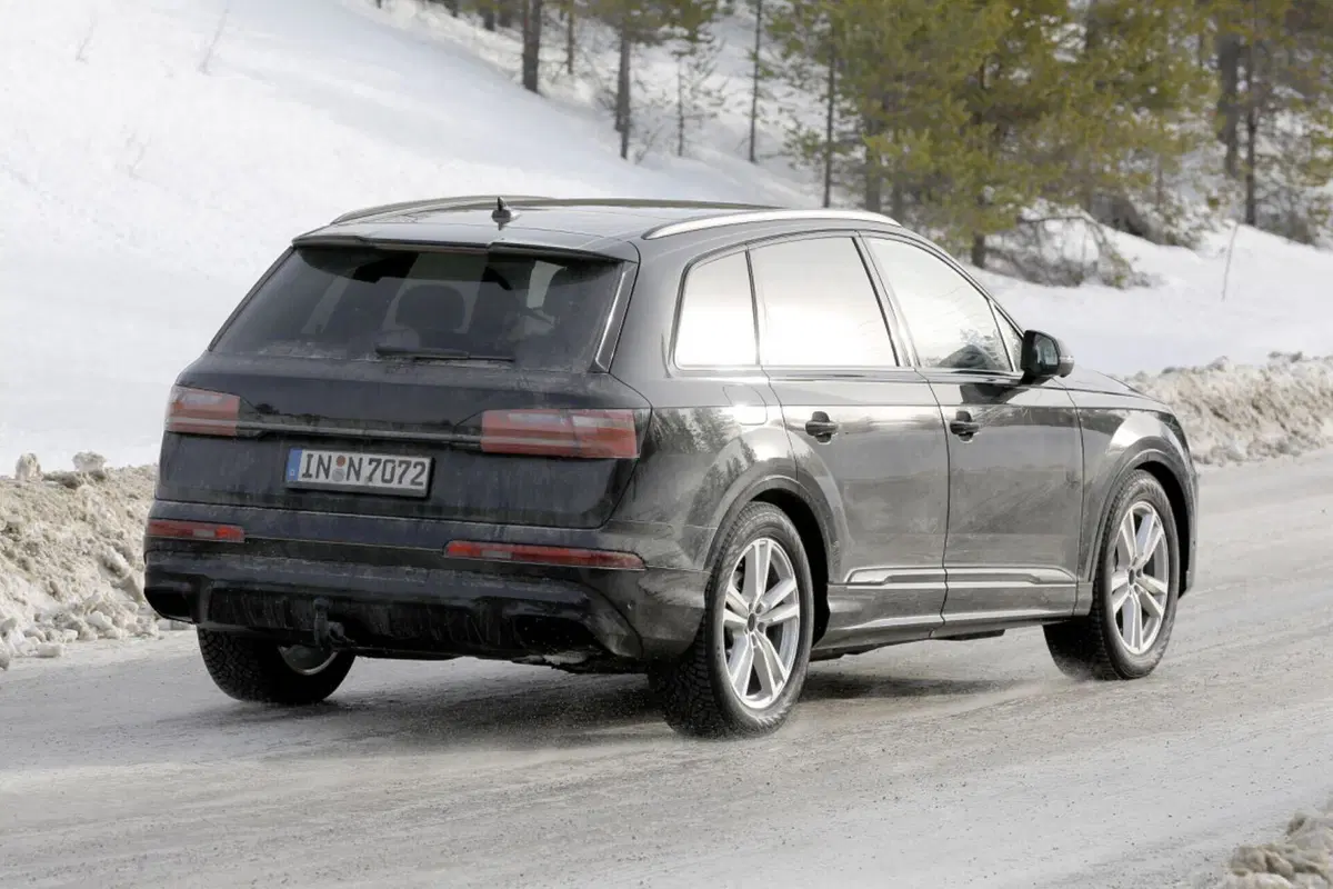 Audi Q7 2023, il nuovo Facelift è in arrivo [Foto Spia] (2)