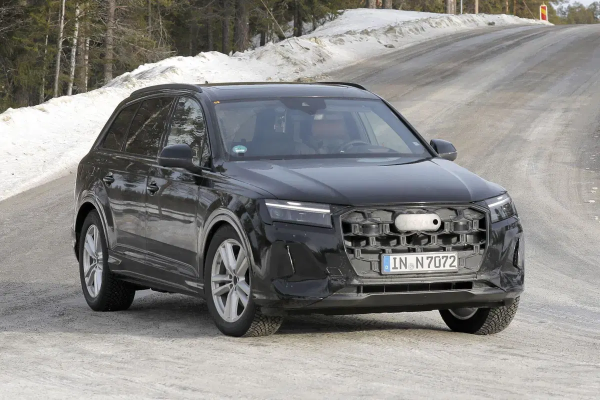 Audi Q7 2023, il nuovo Facelift è in arrivo [Foto Spia] (4)