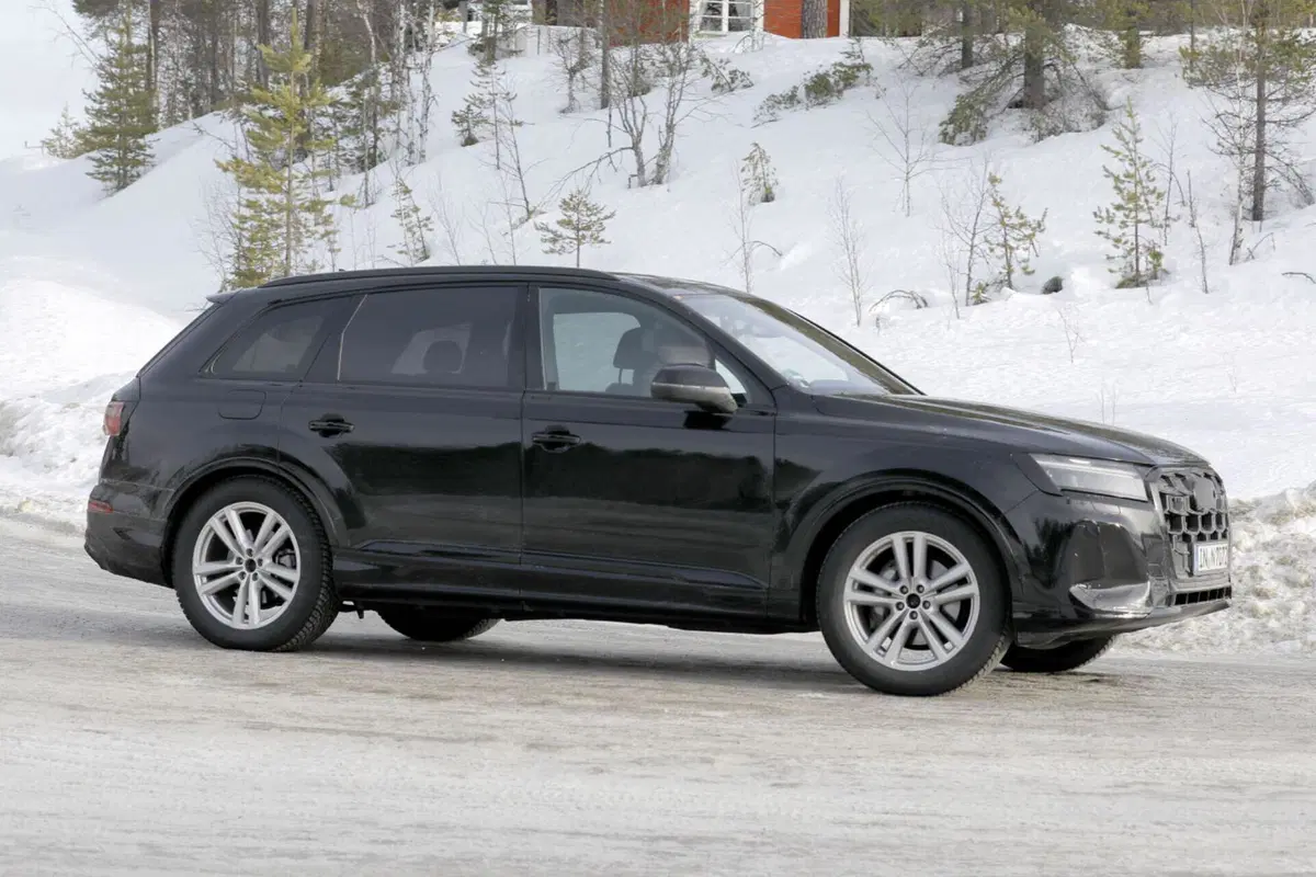 Audi Q7 2023, il nuovo Facelift è in arrivo [Foto Spia] (6)