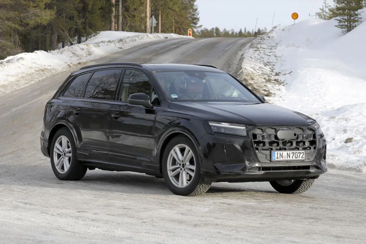 Audi Q7 2023, il nuovo Facelift è in arrivo [Foto Spia] (7)