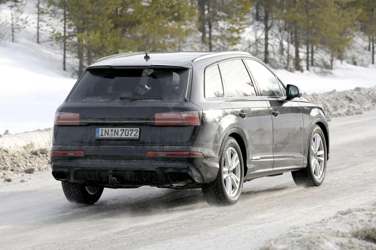 Audi Q7 2023, il nuovo Facelift è in arrivo [Foto Spia] (8)