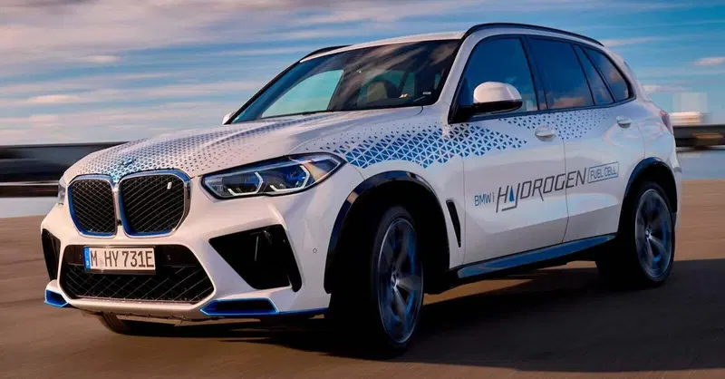 BMW: l'idrogeno ci piace, lo mettiamo sulla iX5 e anche sulla Neue Klasse