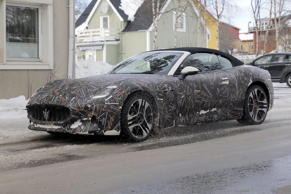 Maserati Grancabrio Folgore, ecco le prime foto spia  (3)
