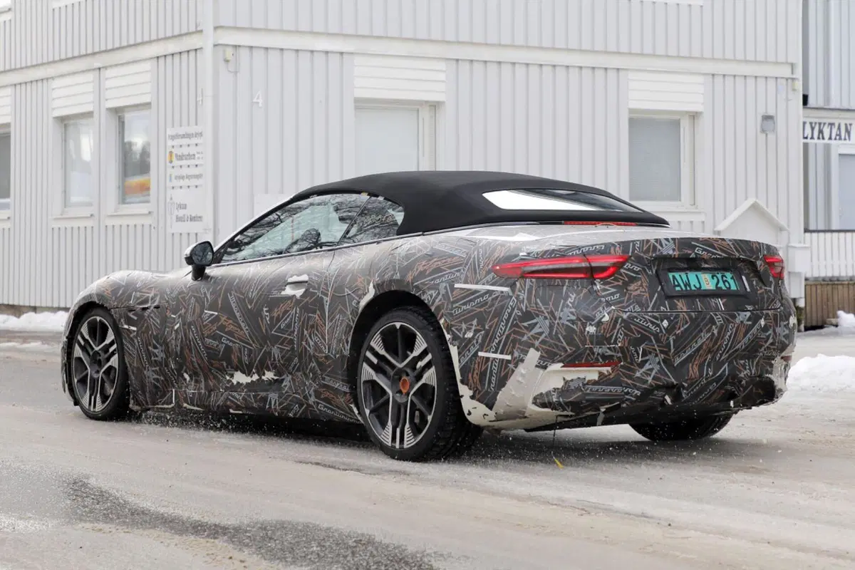 Maserati Grancabrio Folgore, ecco le prime foto spia  (4)