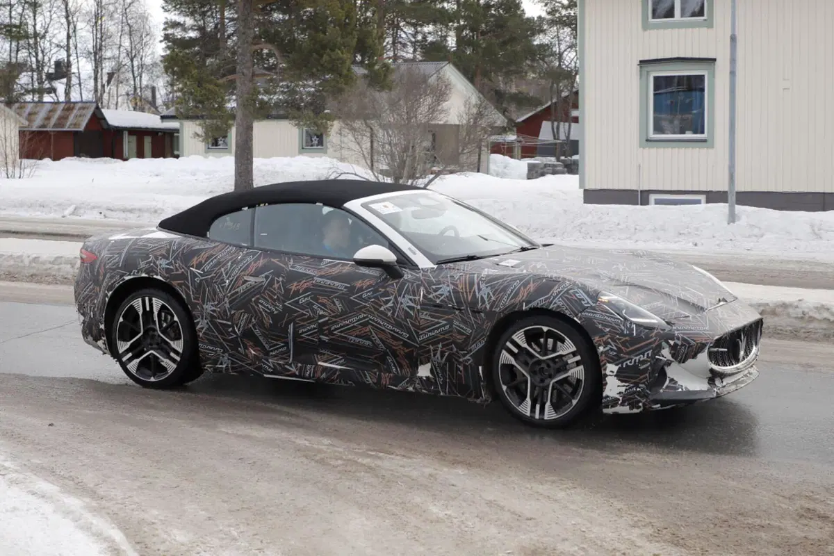 Maserati Grancabrio Folgore, ecco le prime foto spia  (5)