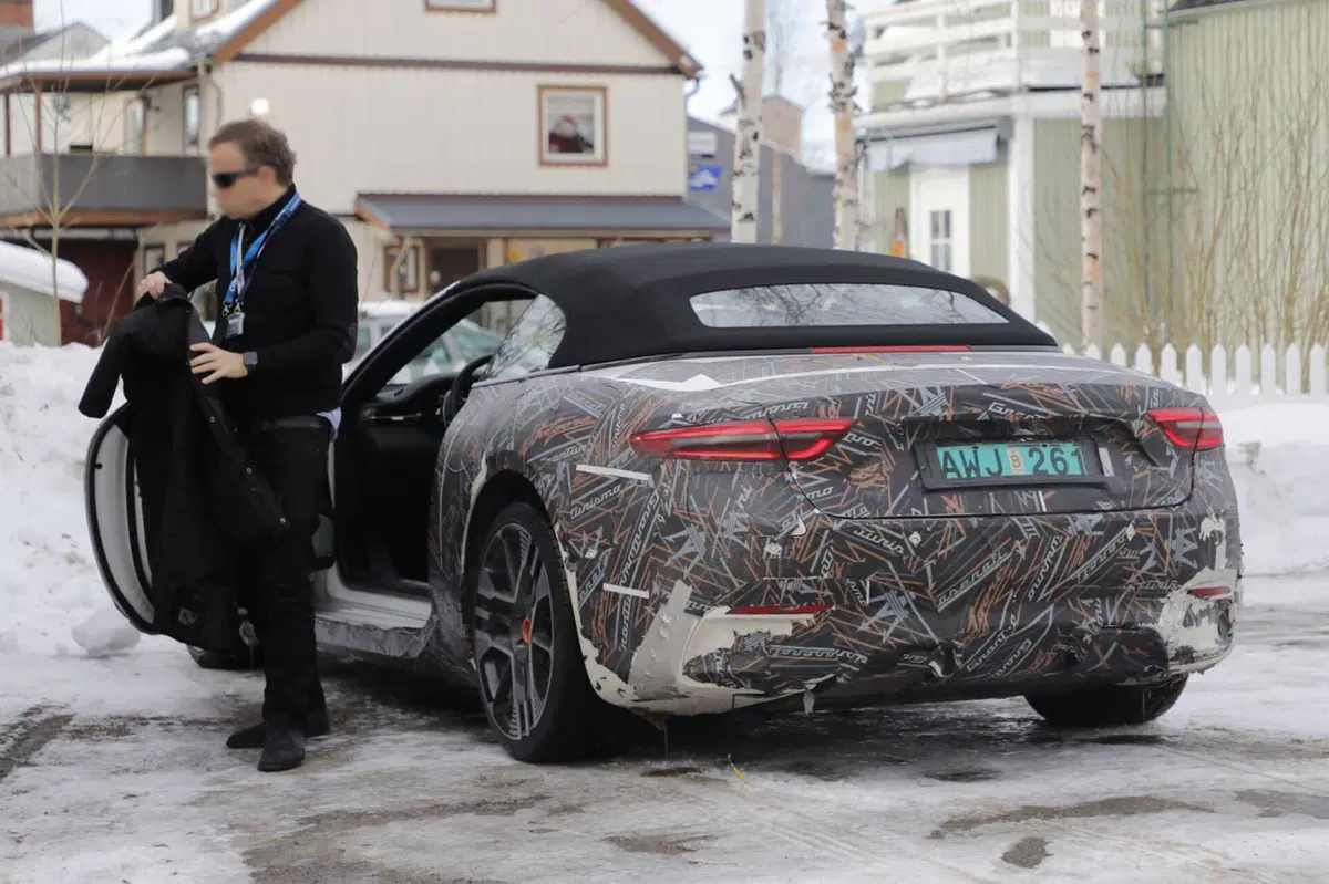 Maserati Grancabrio Folgore, ecco le prime foto spia  (6)