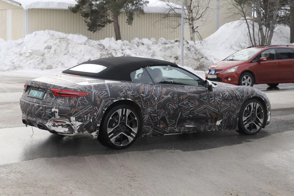 Maserati Grancabrio Folgore, ecco le prime foto spia  (7)