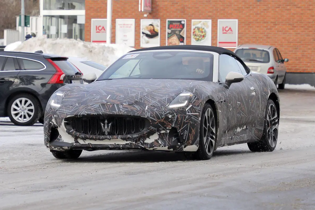 Maserati Grancabrio Folgore, ecco le prime foto spia  (8)