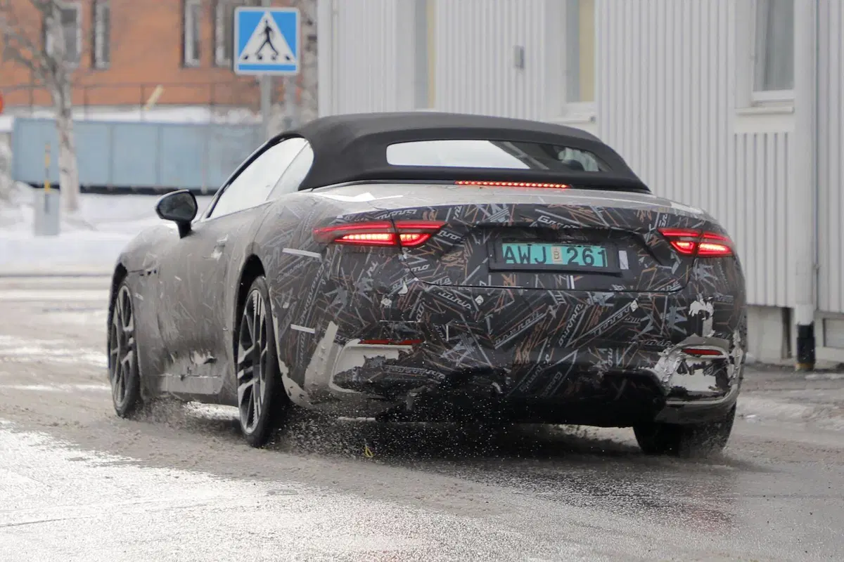 Maserati Grancabrio Folgore, ecco le prime foto spia  (9)
