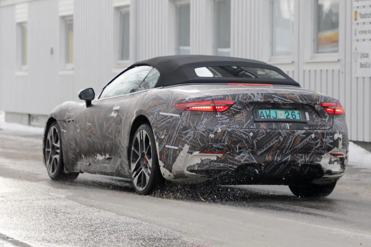 Maserati Grancabrio Folgore, ecco le prime foto spia  (12)