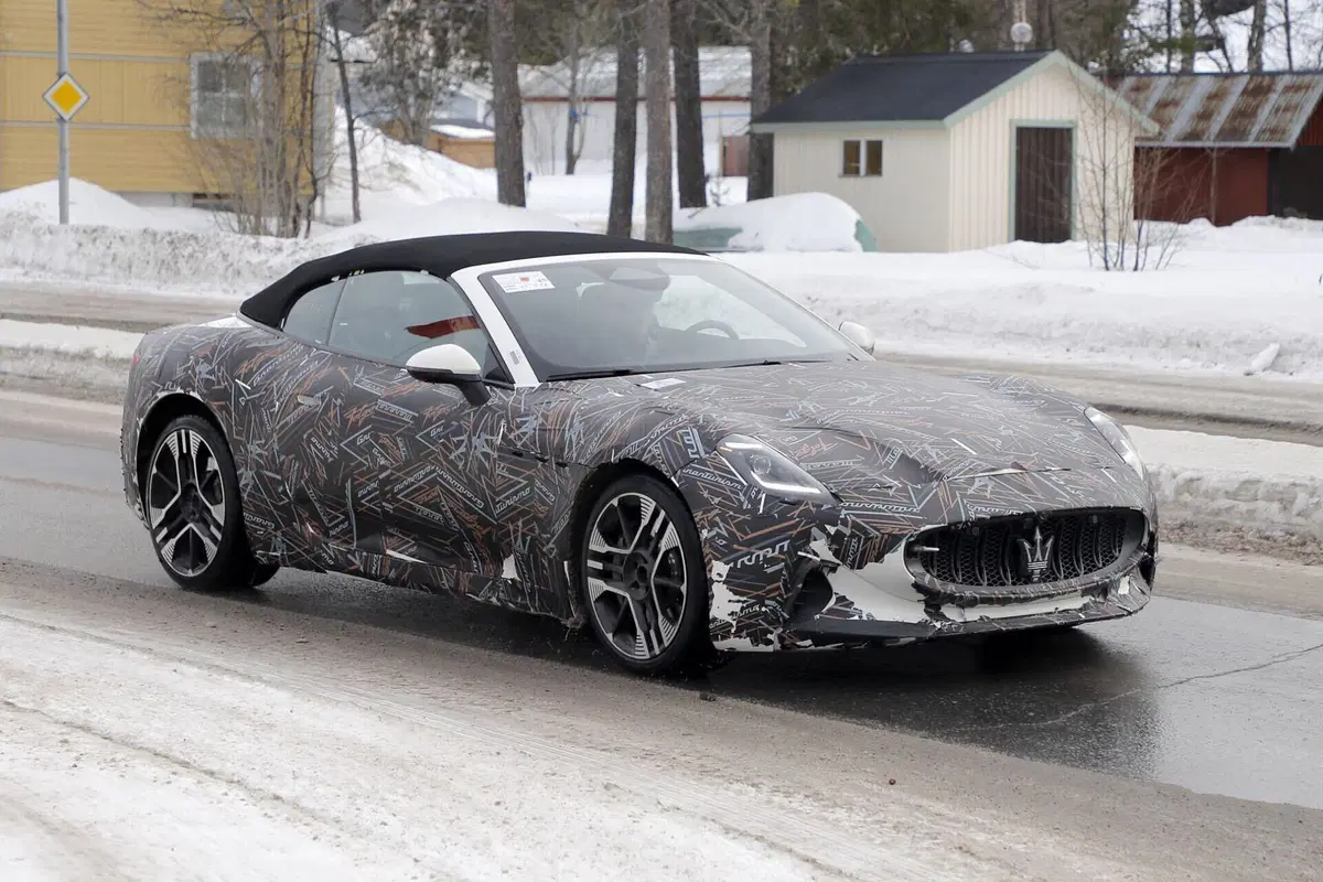 Maserati Grancabrio Folgore, ecco le prime foto spia  (13)