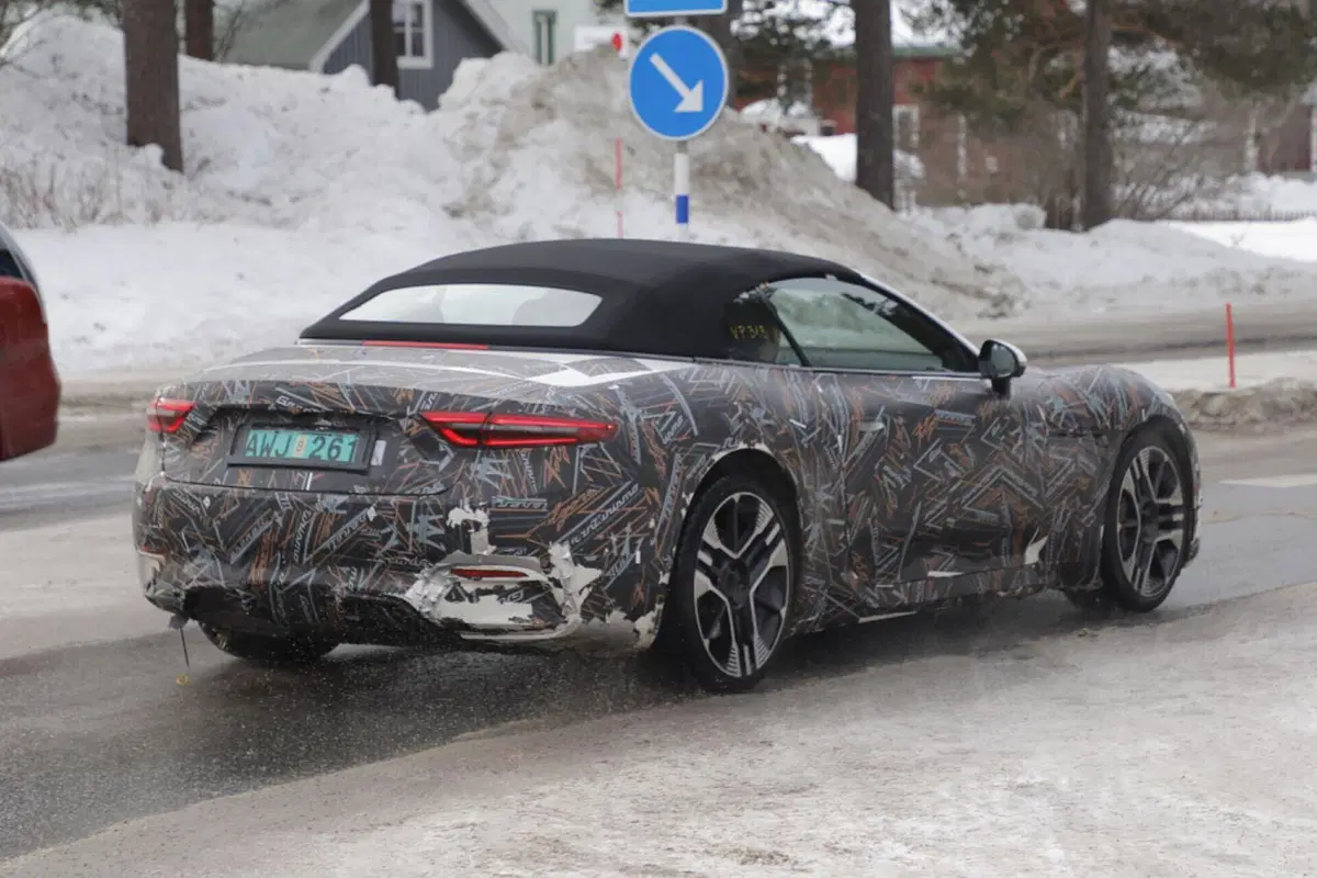 Maserati Grancabrio Folgore, ecco le prime foto spia  (15)