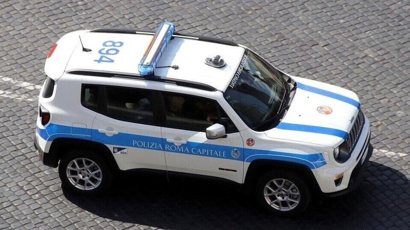 40 Jeep Renegade 4xe per la Polizia Locale di Roma