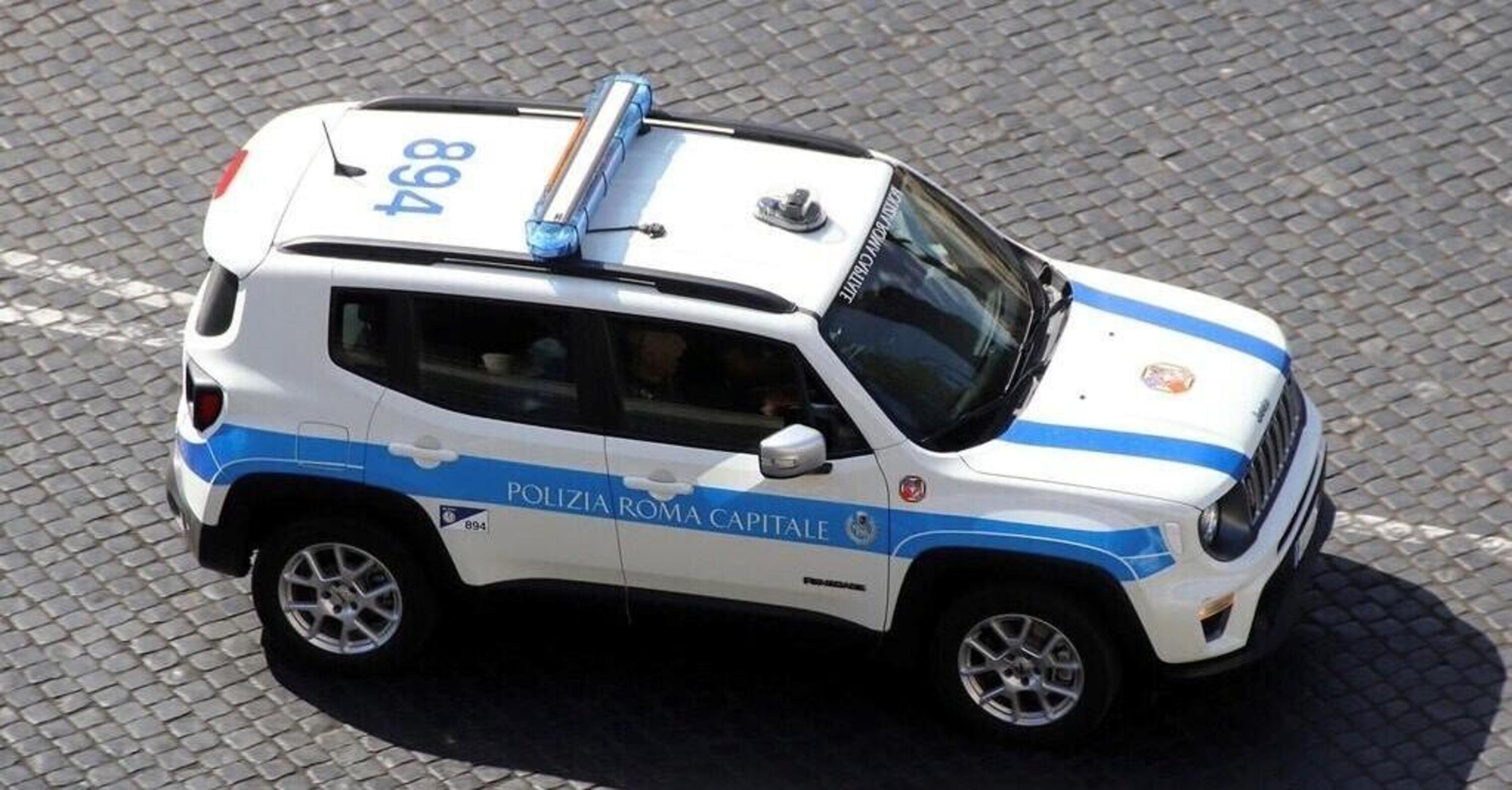 40 Jeep Renegade 4xe per la Polizia Locale di Roma
