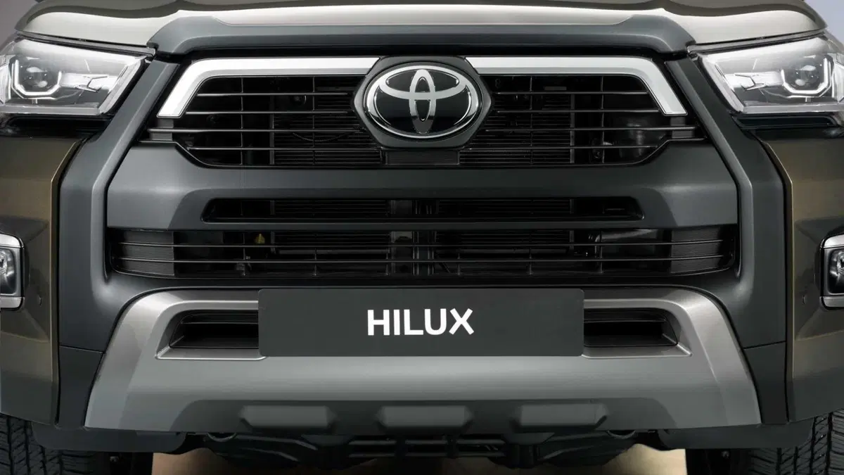 Toyota Hilux 2.8 D 4WD porte Double Cab Lounge (12)