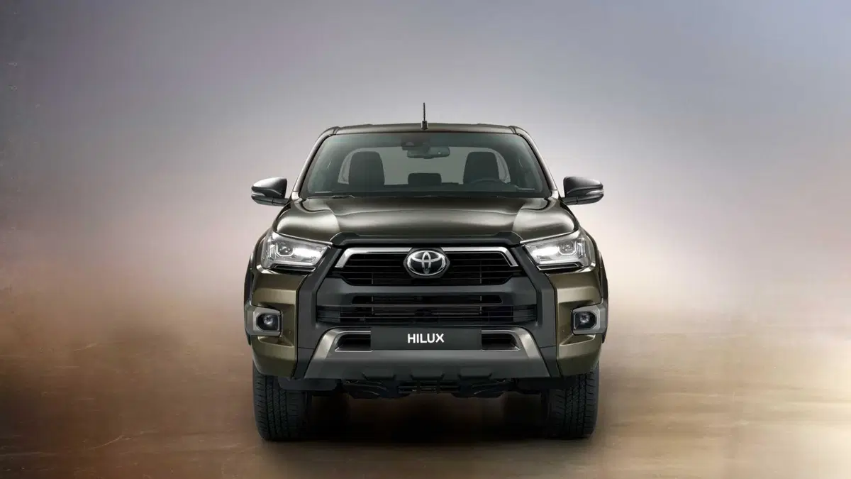Toyota Hilux 2.8 D 4WD porte Double Cab Lounge (2)