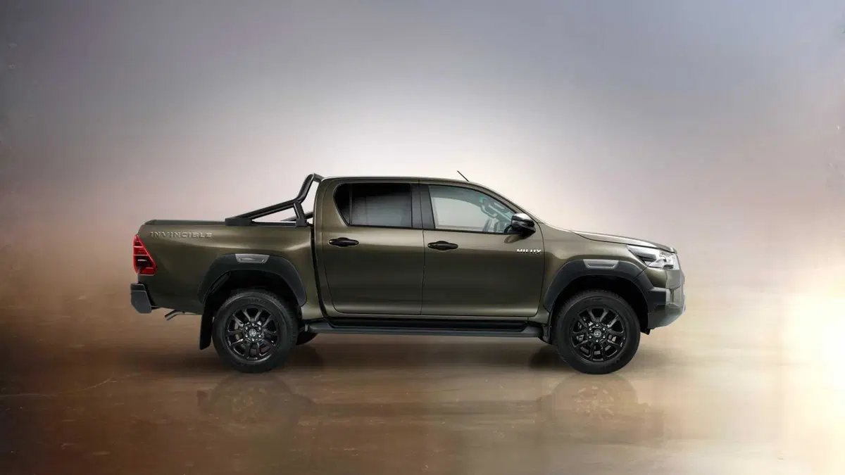 Toyota Hilux 2.8 D 4WD porte Double Cab Lounge (5)