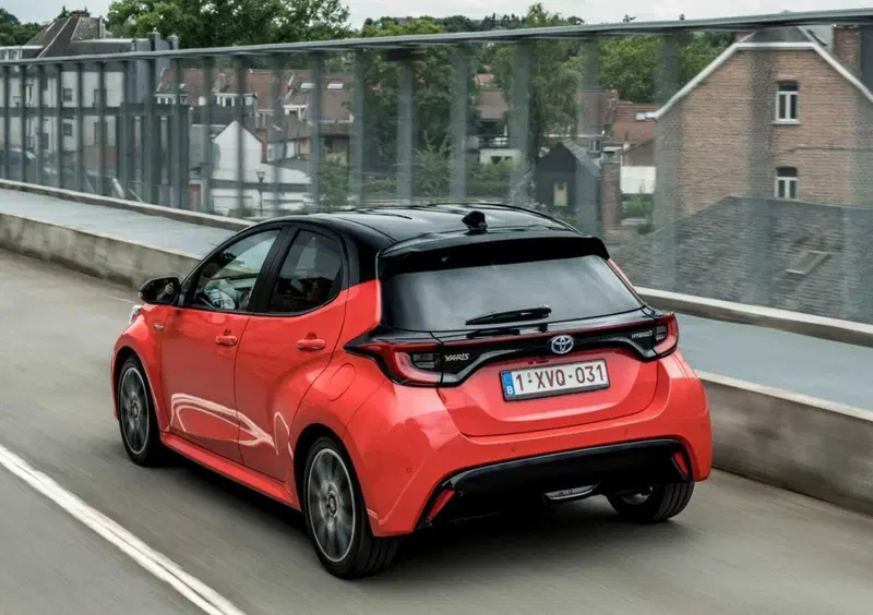 Toyota Yaris (2020-->>) (26)