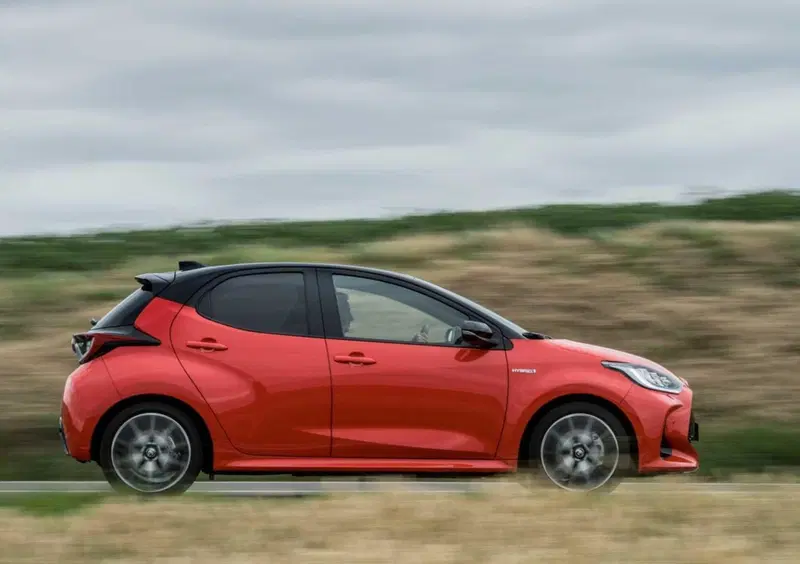 Toyota Yaris (2020-->>) (25)
