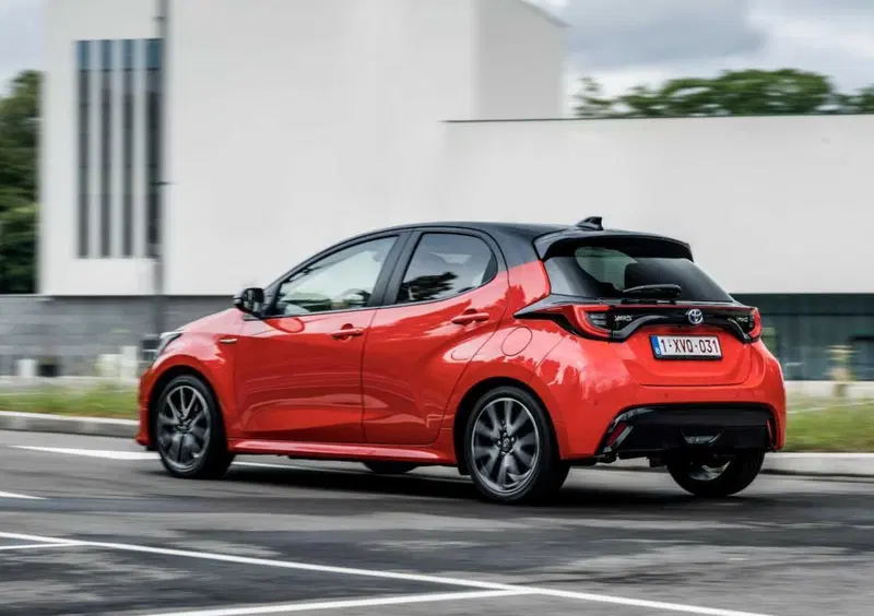 Toyota Yaris (2020-->>) (27)
