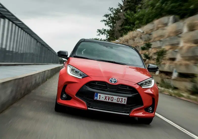 Toyota Yaris (2020-->>) (23)