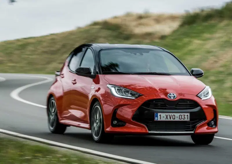 Toyota Yaris (2020-->>) (22)