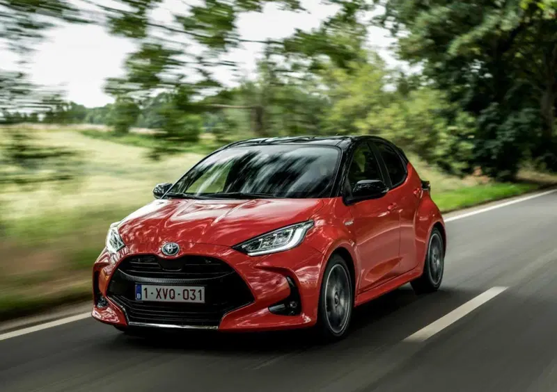 Toyota Yaris (2020-->>) (20)