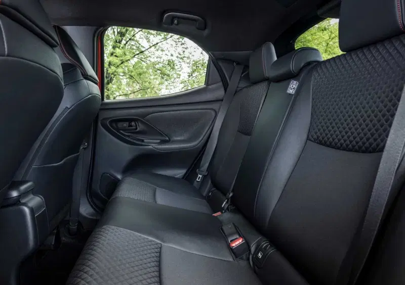 Toyota Yaris (2020-->>) (31)