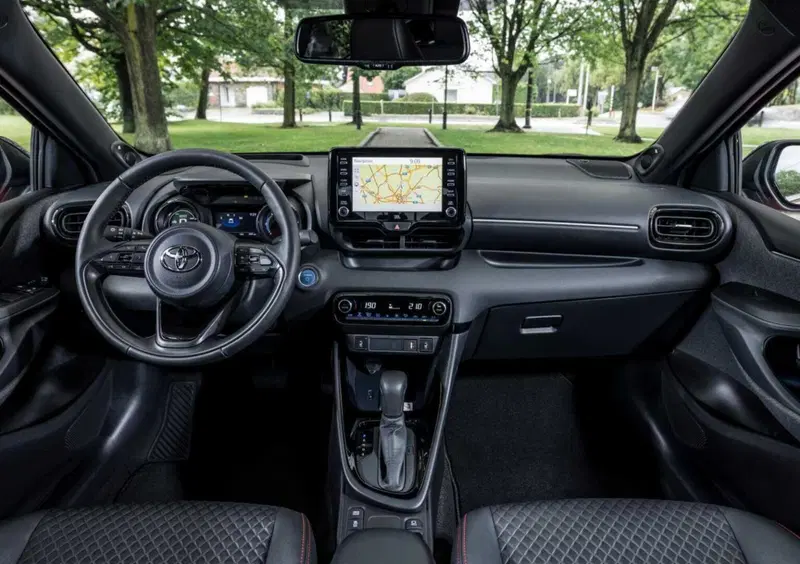 Toyota Yaris (2020-->>) (29)