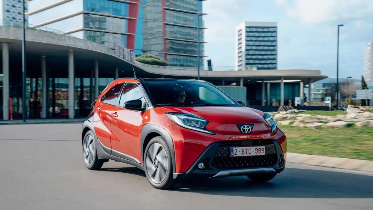 Toyota Aygo X 1.0 Trend 72cv (22)