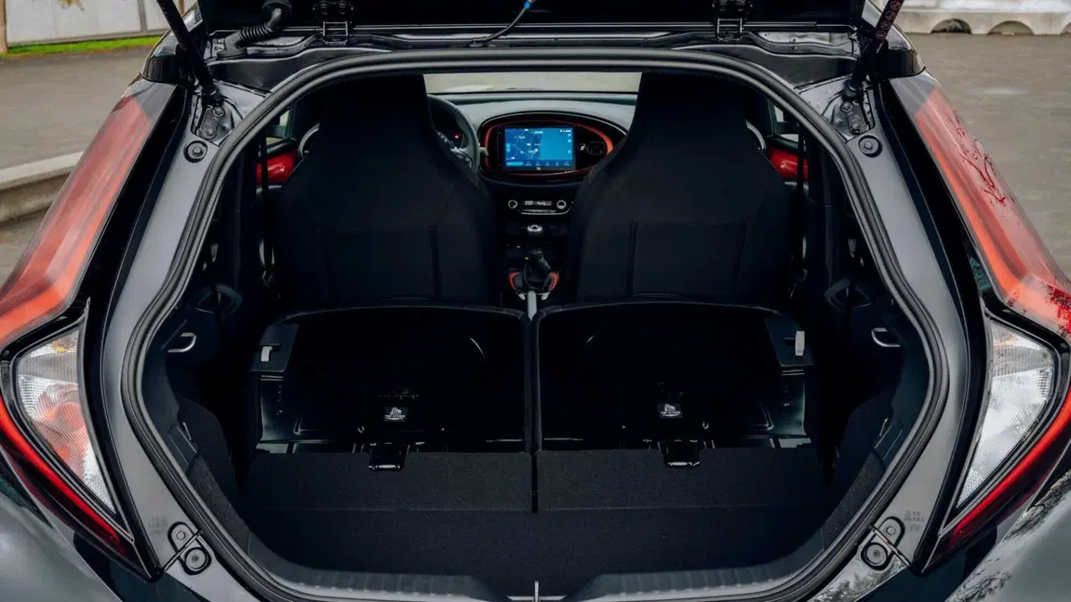Toyota Aygo X 1.0 Trend 72cv (33)