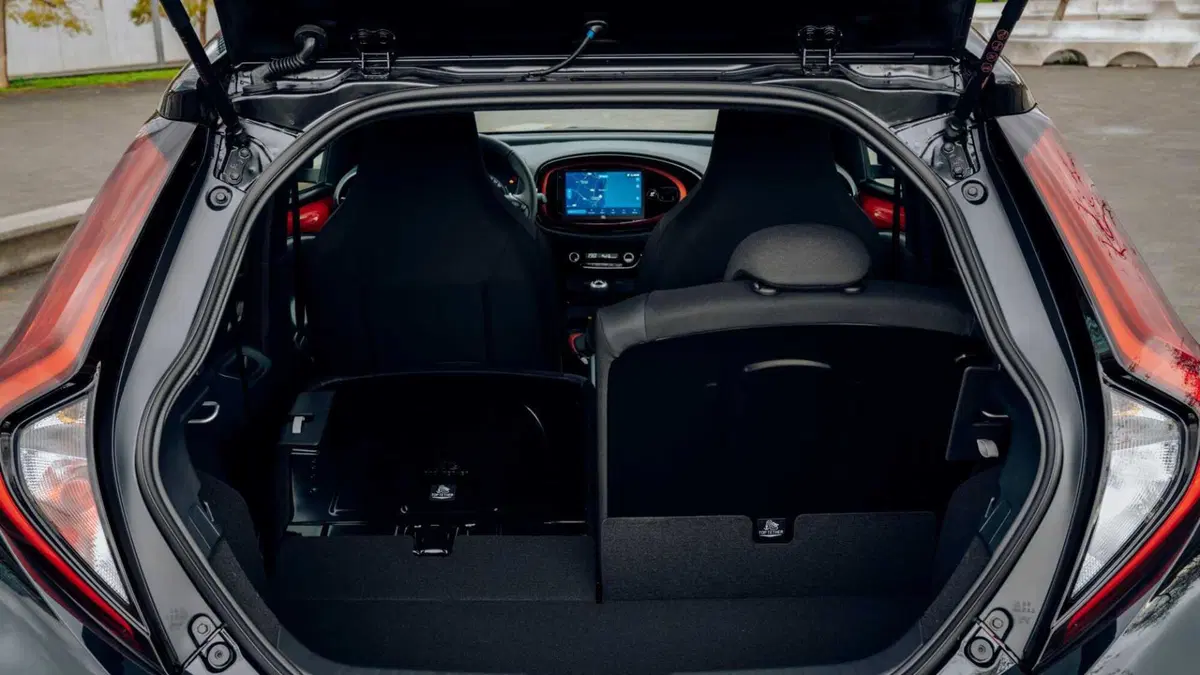 Toyota Aygo X 1.0 Trend 72cv (34)