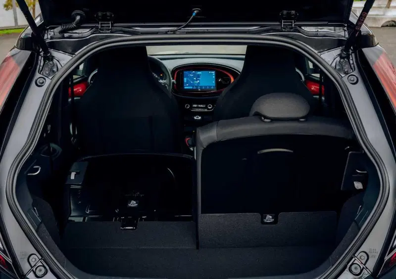 Toyota Aygo X (2022-->>) (33)