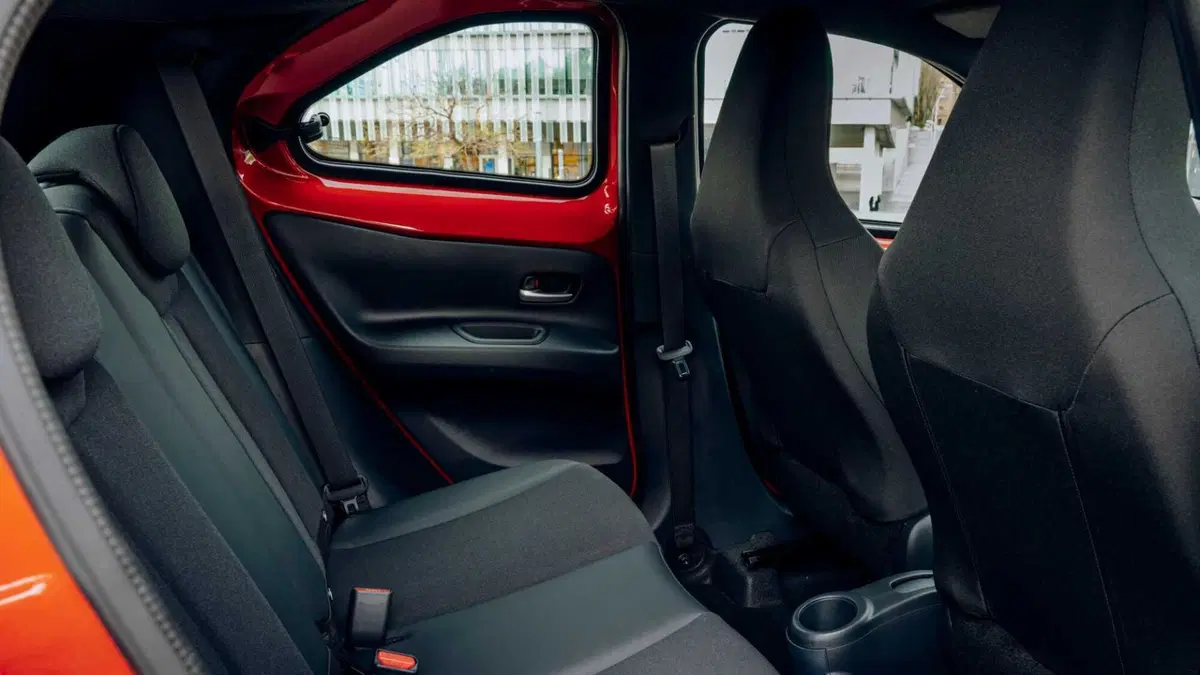 Toyota Aygo X 1.0 Trend 72cv (32)