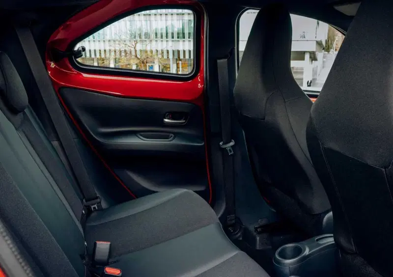 Toyota Aygo X (2022-->>) (31)