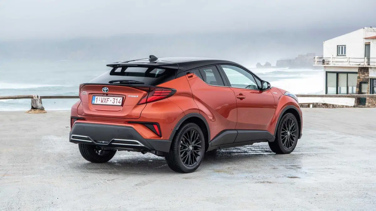 Toyota Toyota C-HR 1.8 Hybrid E-CVT Trend (2)