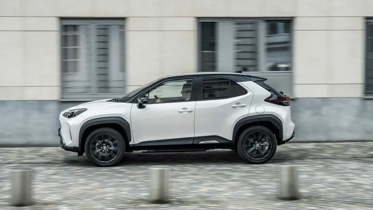 Toyota Yaris Cross (2021-->>) (45)