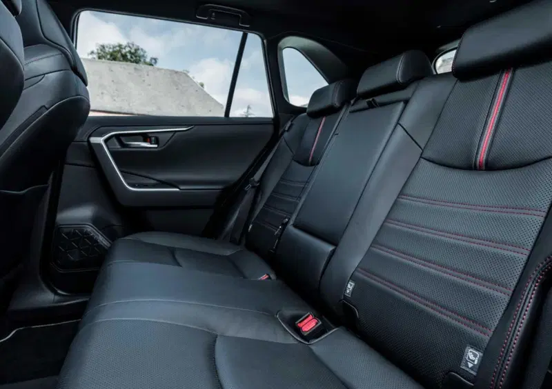Toyota Rav4 (2018-25) (12)