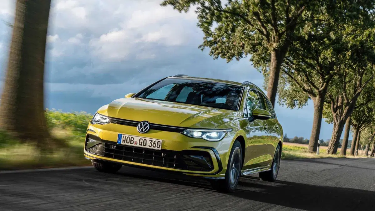 Volkswagen Golf Variant 1.5 eTSI 150 CV EVO ACT DSG R-Line (2)
