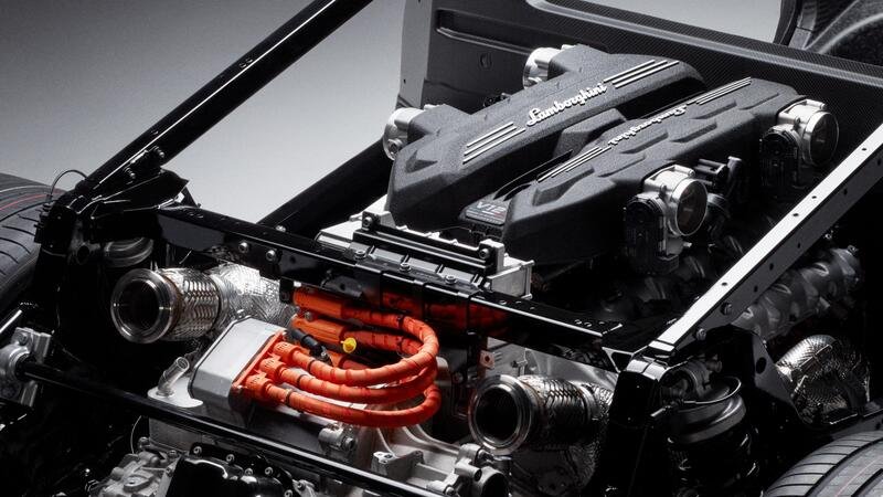 Il nuovo motore Lamborghini &egrave; un V12 aspirato e non ha eguali [VIDEO]