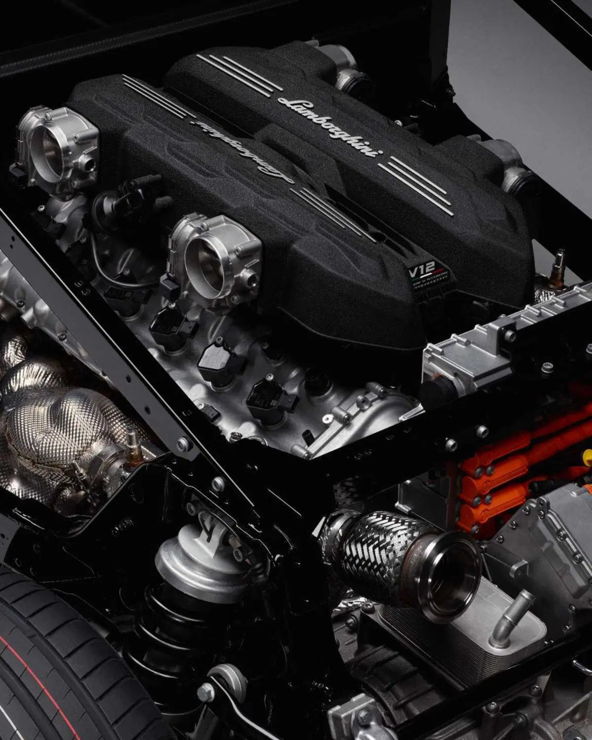 Il nuovo motore Lamborghini è un V12 aspirato e non ha eguali (11)